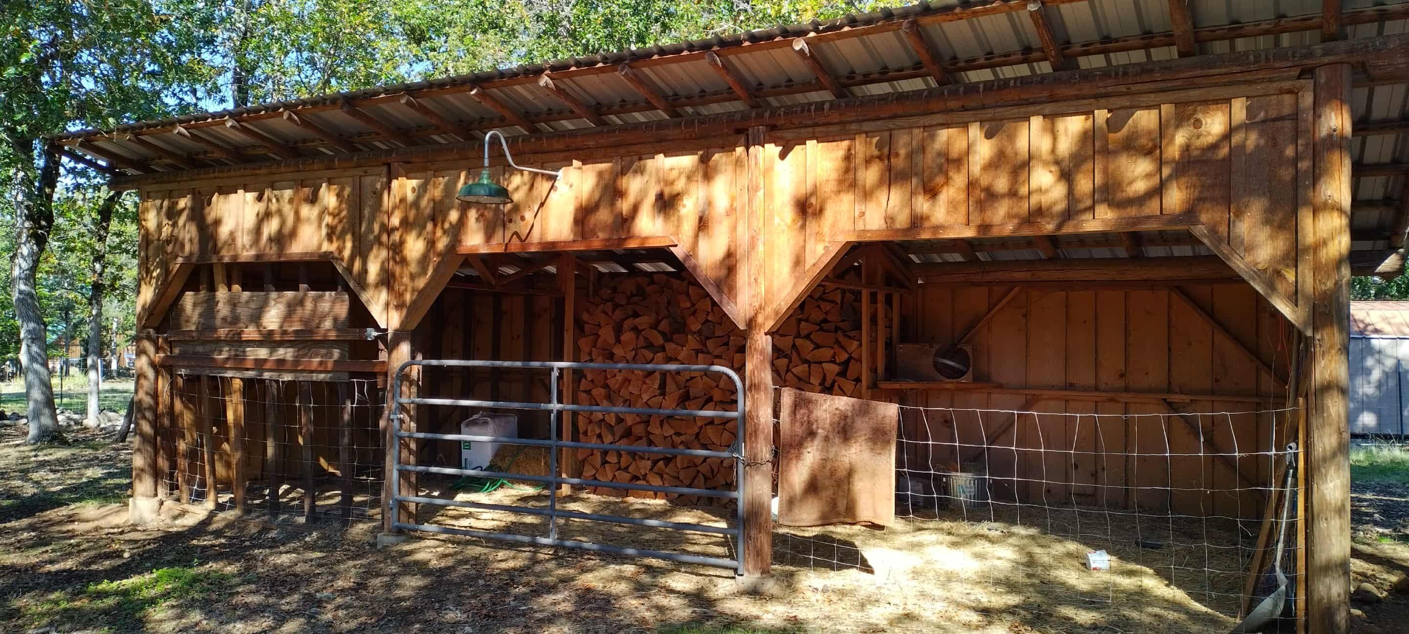 355 Bond Road Shady Cove, OR 97539 - Photo 23 of 29 Manger/Stable