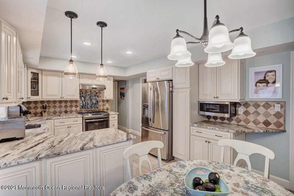 28 Pease Road Manalapan, NJ 07726 - Photo 13 of 34 020_dsc05277