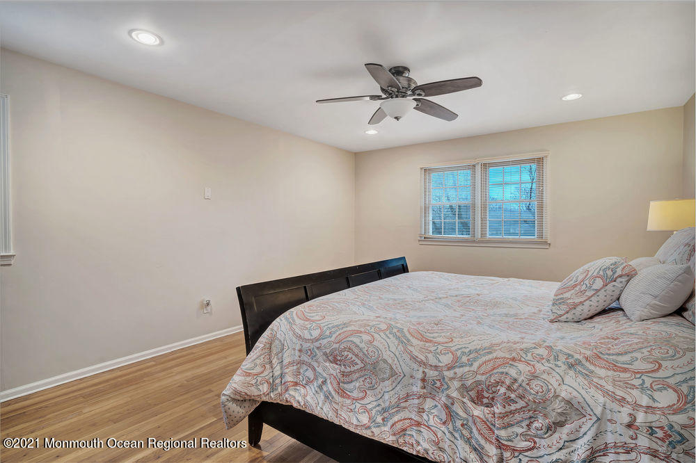 28 Pease Road Manalapan, NJ 07726 - Photo 26 of 34 036_dsc05172