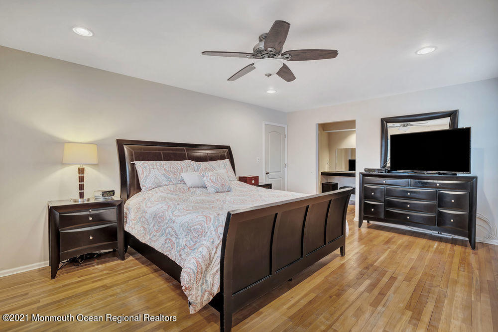 28 Pease Road Manalapan, NJ 07726 - Photo 27 of 34 039_dsc05187
