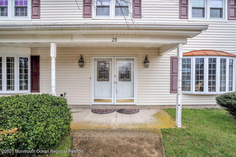 28 Pease Road Manalapan, NJ 07726 - Photo 4 of 34 010_dsc05392_1