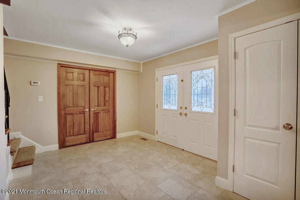 28 Pease Road Manalapan, NJ 07726 - Photo 7 of 34 013_dsc05217