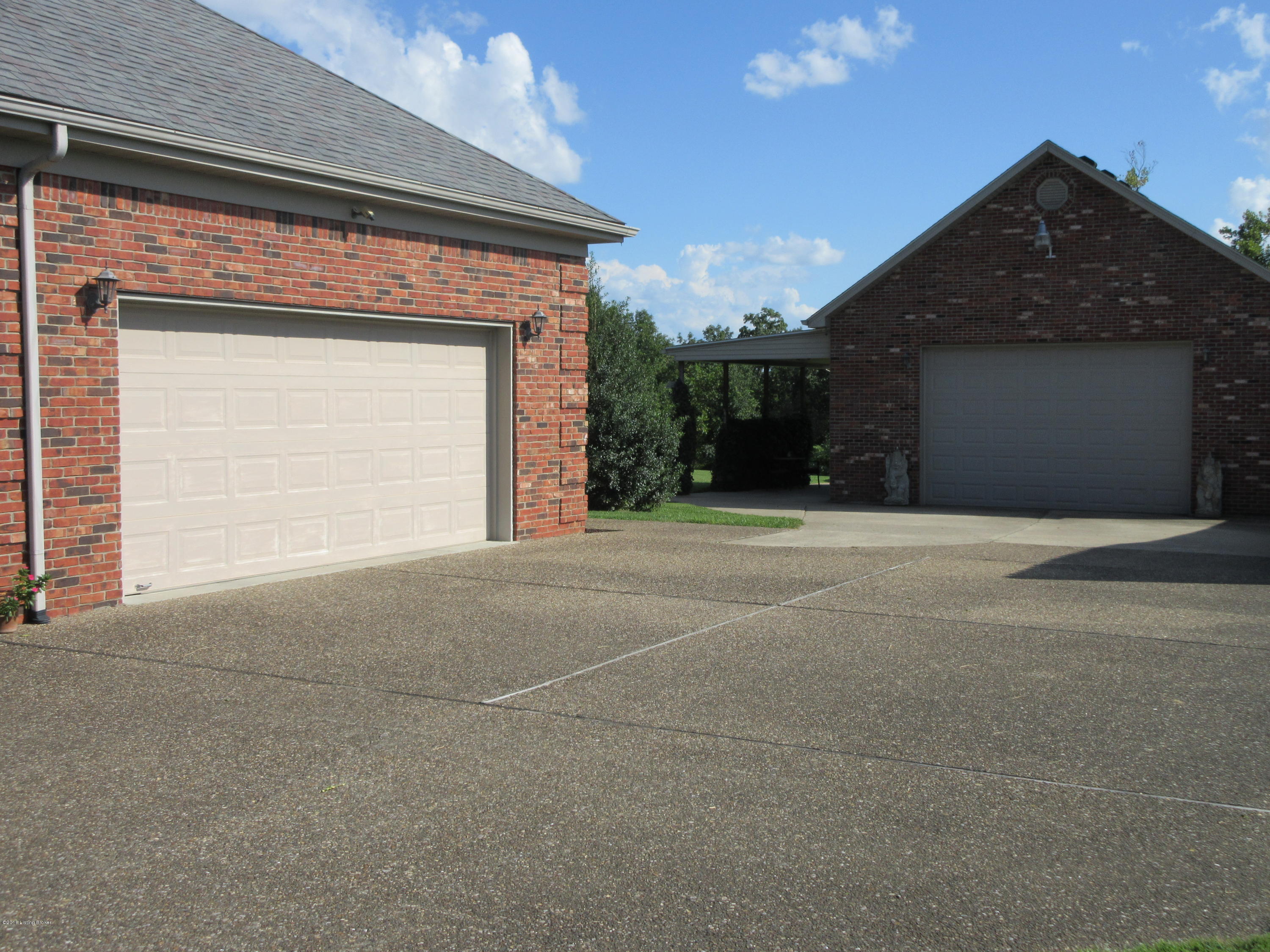 1151 Foxfire Road Bardstown, KY 40004 - Photo 7 of 13 1151 fox garodge