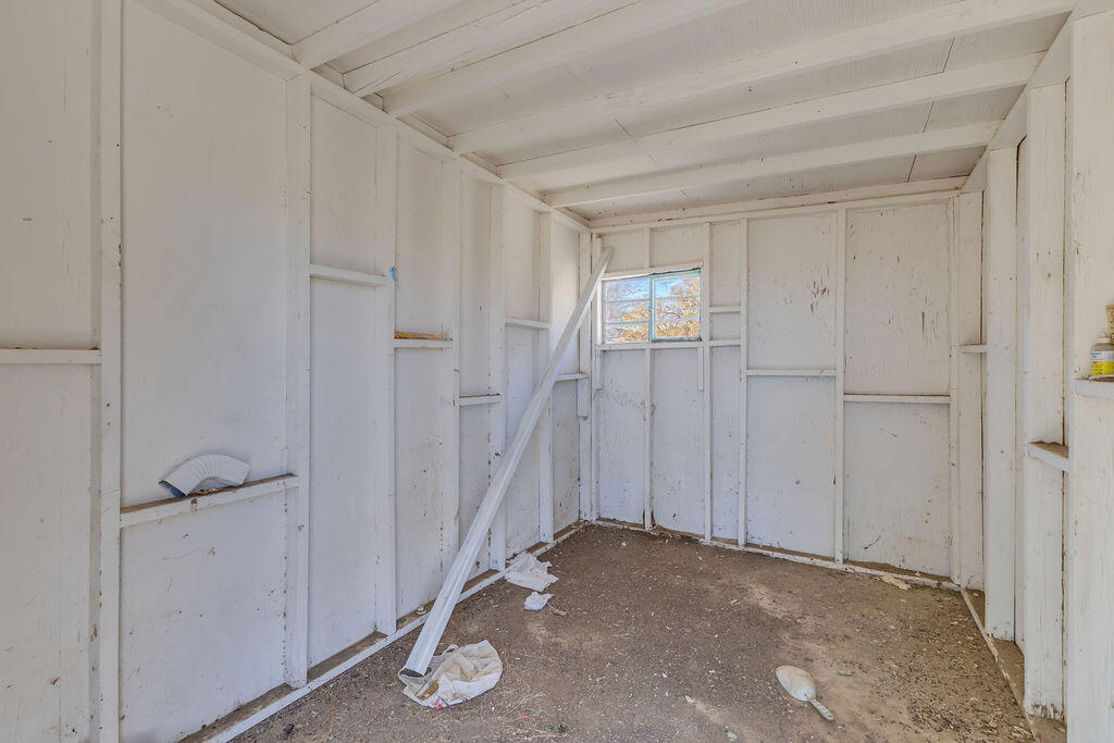 51088 Mecca Road Morongo Valley, CA 92256 - Photo 69 of 77 a view of a hallway with closet area