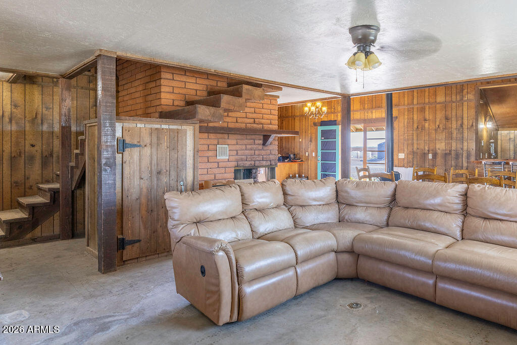 73345 Urea Ranch Road Wenden, AZ 85357 - Photo 17 of 43 Great room & Stairs