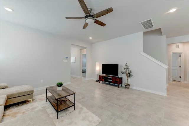 $4,500 | 520 Clearlake Drive, Hutto, TX 78634