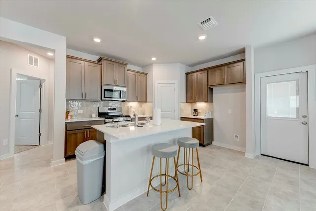 $4,500 | 520 Clearlake Drive, Hutto, TX 78634