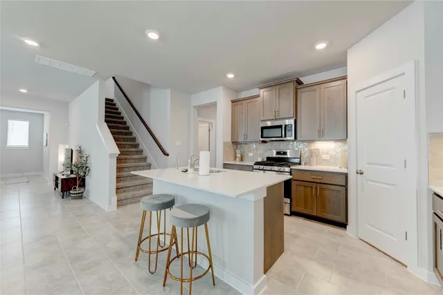 $4,500 | 520 Clearlake Drive, Hutto, TX 78634