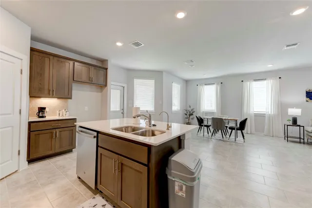 $4,500 | 520 Clearlake Drive, Hutto, TX 78634