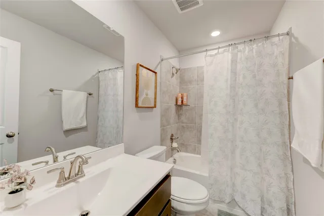 $4,500 | 520 Clearlake Drive, Hutto, TX 78634