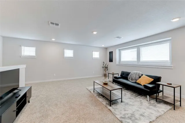 $4,500 | 520 Clearlake Drive, Hutto, TX 78634