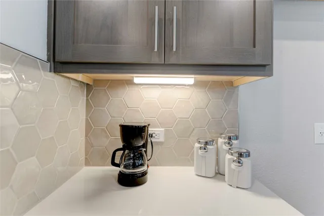 $4,500 | 520 Clearlake Drive, Hutto, TX 78634