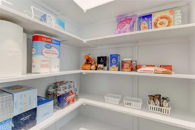 $4,500 | 520 Clearlake Drive, Hutto, TX 78634