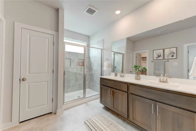 $4,500 | 520 Clearlake Drive, Hutto, TX 78634