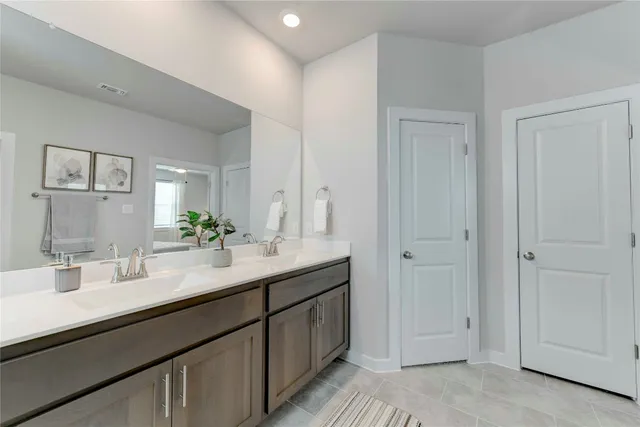 $4,500 | 520 Clearlake Drive, Hutto, TX 78634