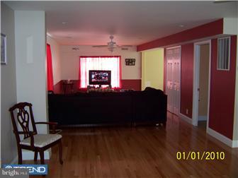 13044 Worthington Road Philadelphia, PA 19116 - Photo 3 of 12