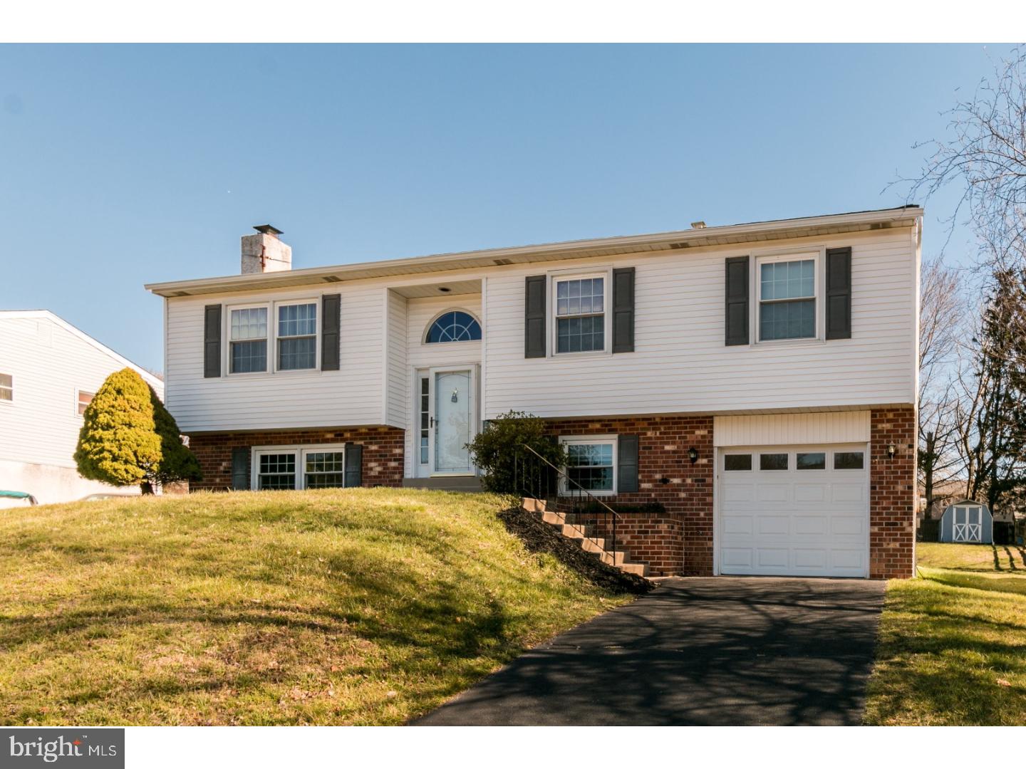 122 Woodstream Road Boothwyn, PA 19061 - Photo 1 of 25 Gallery Image 1