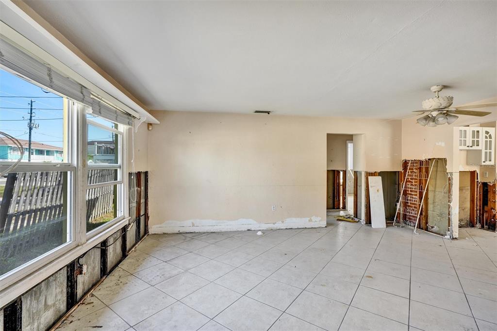 135 143rd Avenue Madeira Beach, FL 33708 - Photo 9 of 20