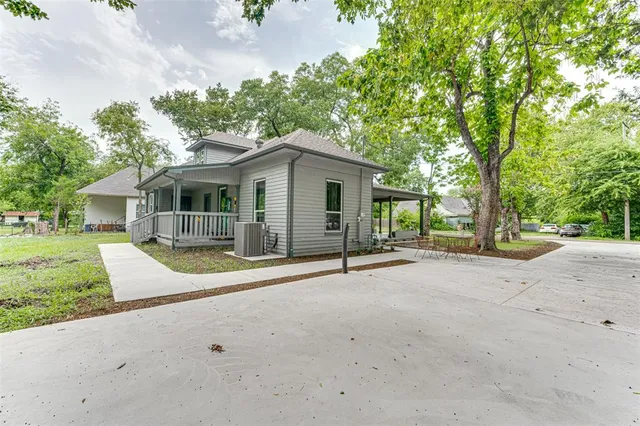 $350,000 | 200 Olive Street, Lone Oak, TX 75453