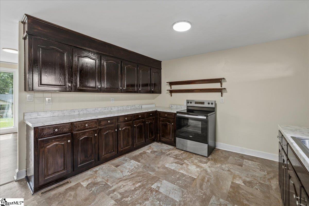 108 State Rd S-42-2623 Greer, SC 29651 - Photo 10 of 34