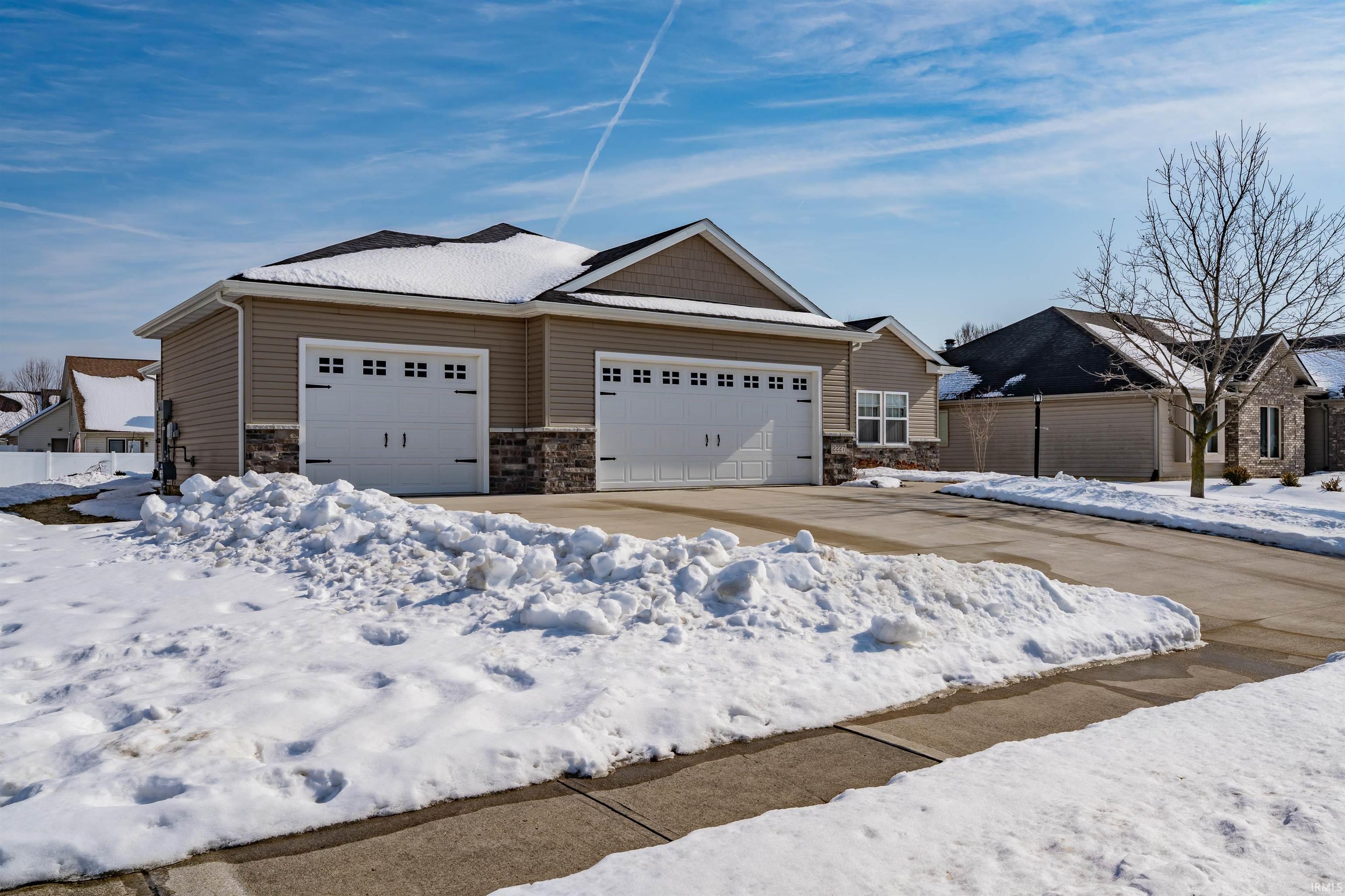 2227 Blue Harbor Drive Fort Wayne, IN 46804 - Photo 3 of 28