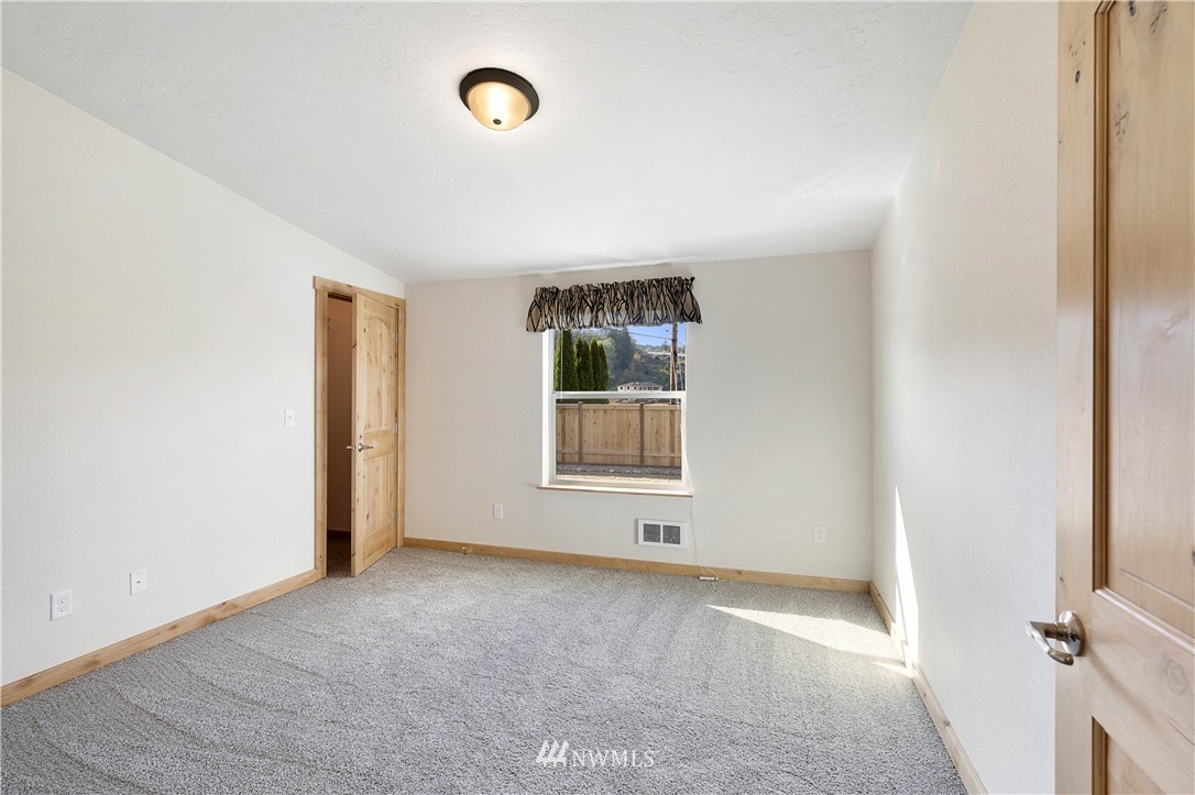 1846 Azure Way Bellingham, WA 98229 - Photo 15 of 25 Gallery Image 15