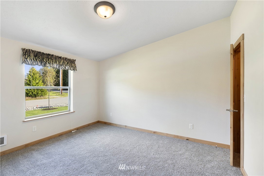 1846 Azure Way Bellingham, WA 98229 - Photo 16 of 25 Gallery Image 16