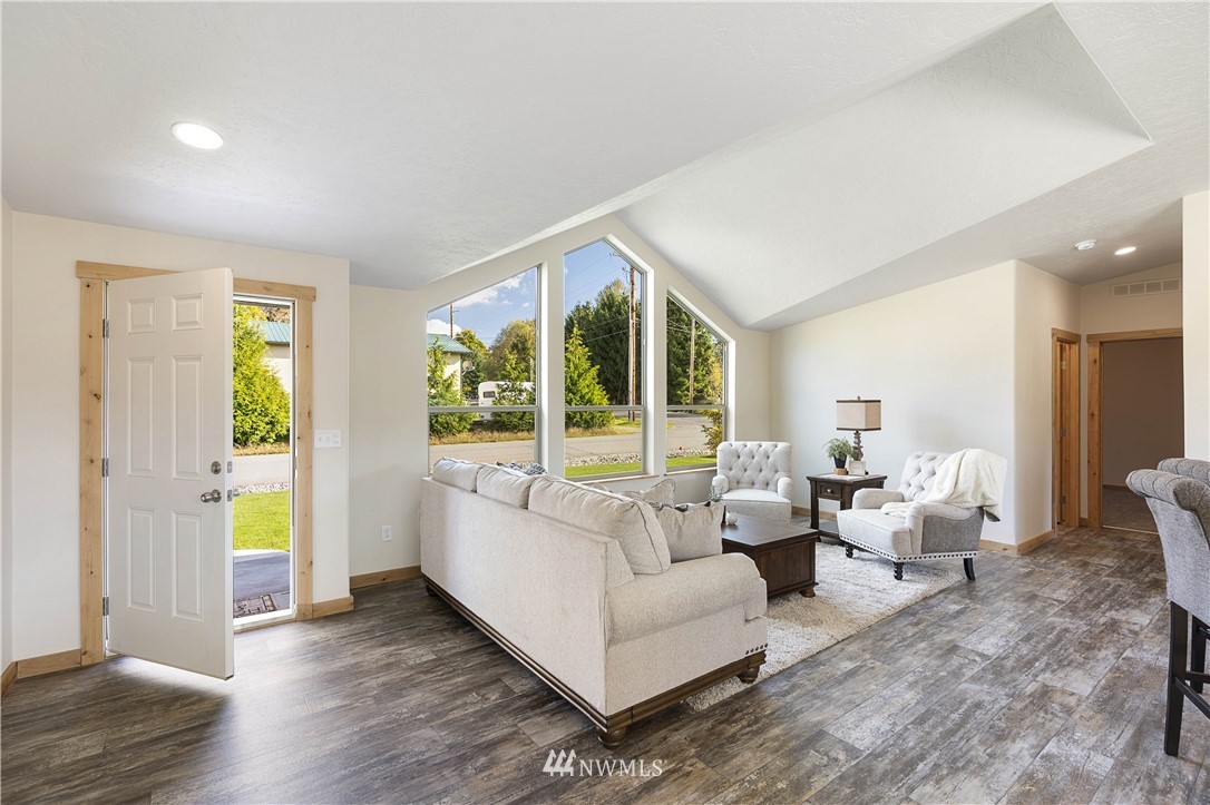 1846 Azure Way Bellingham, WA 98229 - Photo 3 of 25 Gallery Image 3