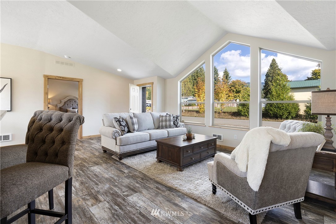 1846 Azure Way Bellingham, WA 98229 - Photo 5 of 25 Gallery Image 5