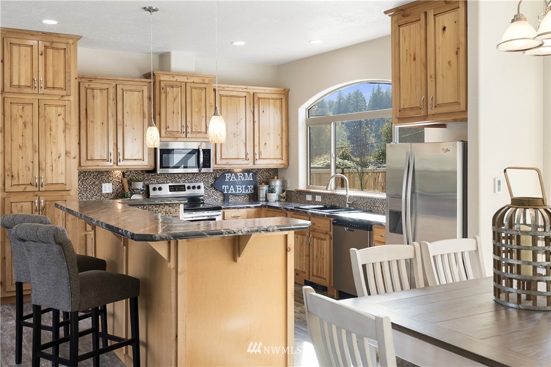1846 Azure Way Bellingham, WA 98229 - Photo 7 of 25 Gallery Image 7