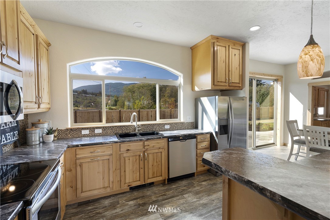 1846 Azure Way Bellingham, WA 98229 - Photo 9 of 25 Gallery Image 9