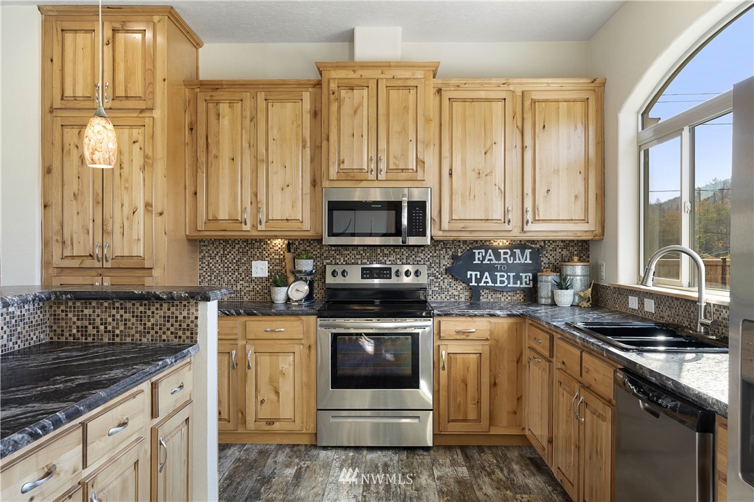 1846 Azure Way Bellingham, WA 98229 - Photo 10 of 25 Gallery Image 10
