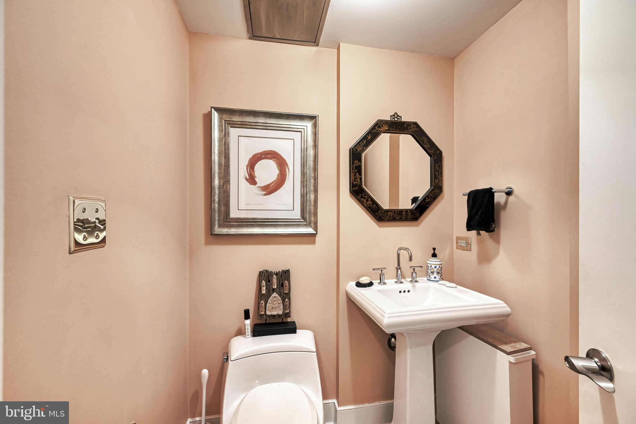 675 President Street, Unit 2702 Baltimore, MD 21202 - Photo 16 of 36