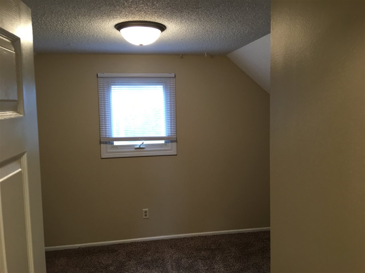5727 Wald Road Fort Wayne, IN 46818 - Photo 13 of 36