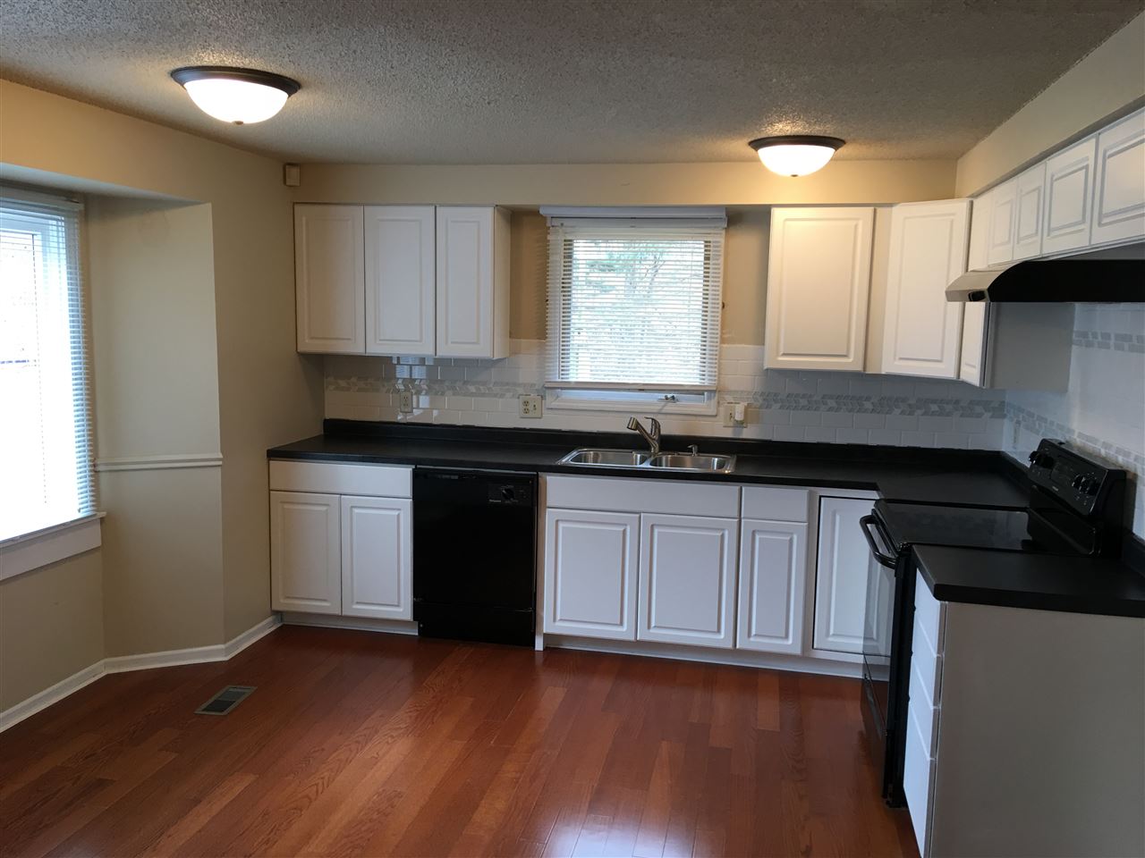5727 Wald Road Fort Wayne, IN 46818 - Photo 8 of 36