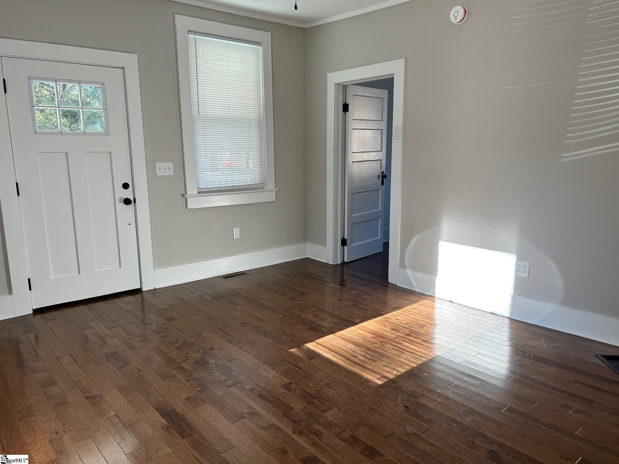 606 Williams Street Pendleton, SC 29670 - Photo 5 of 24 Living room