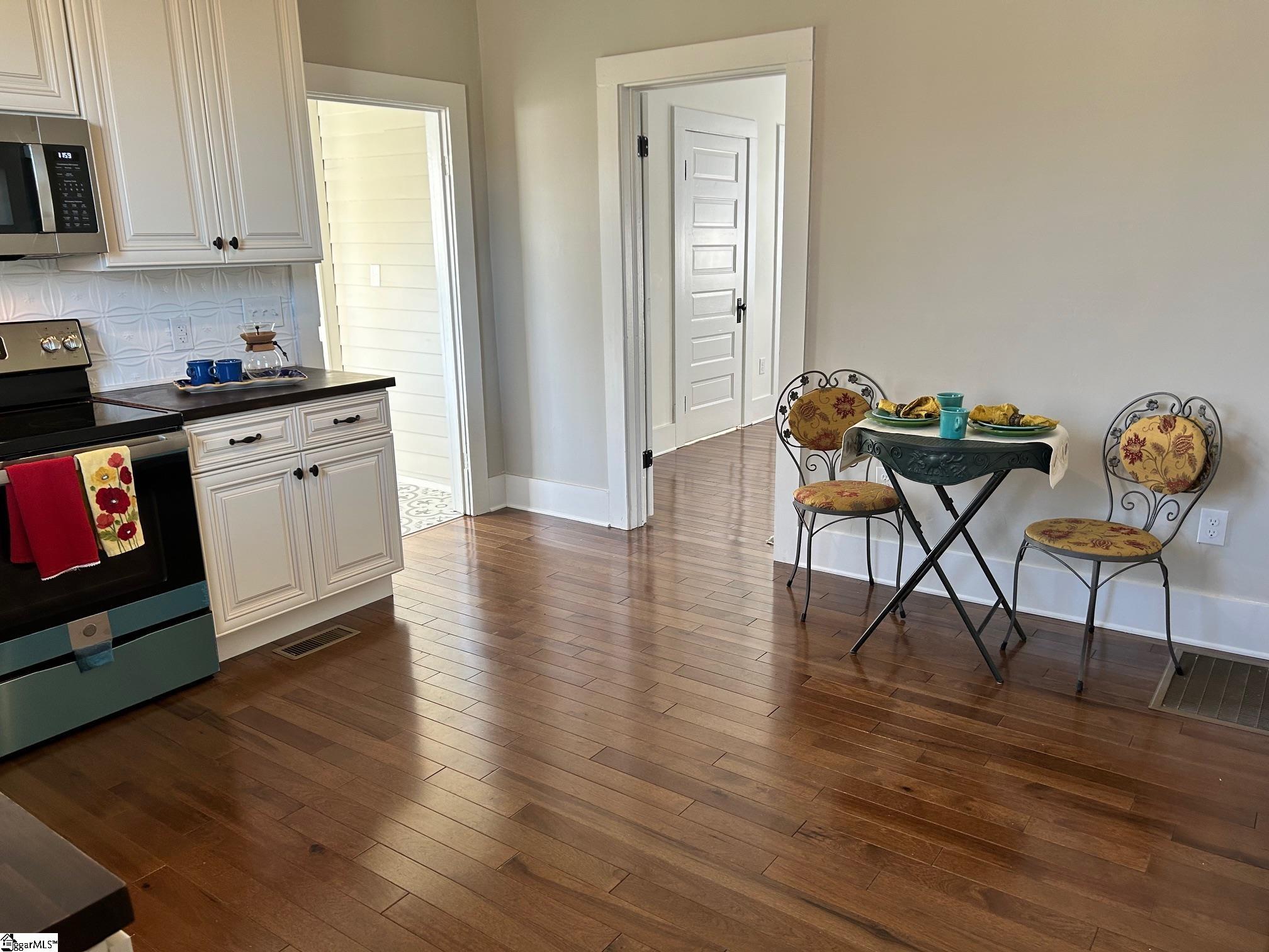 606 Williams Street Pendleton, SC 29670 - Photo 10 of 24