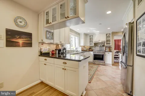 $1,295,000 | 1112 Fallsmead Way, Potomac, MD 20854