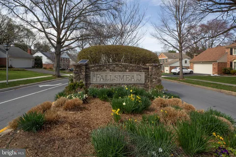 $1,295,000 | 1112 Fallsmead Way, Potomac, MD 20854