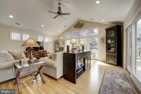 $1,295,000 | 1112 Fallsmead Way, Potomac, MD 20854