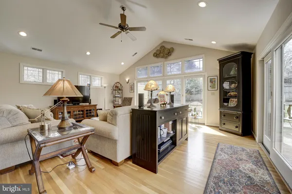 $1,295,000 | 1112 Fallsmead Way, Potomac, MD 20854