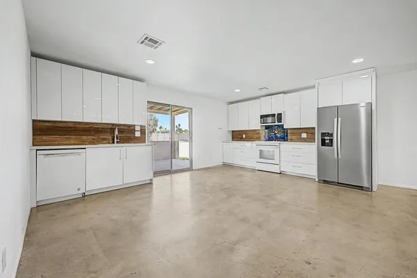 $2,750 | 7134 East Sweetwater Avenue, Scottsdale, AZ 85254