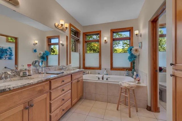 $1,100,000 | 22235 Ridgeview Drive, St. Augusta, MN 56301