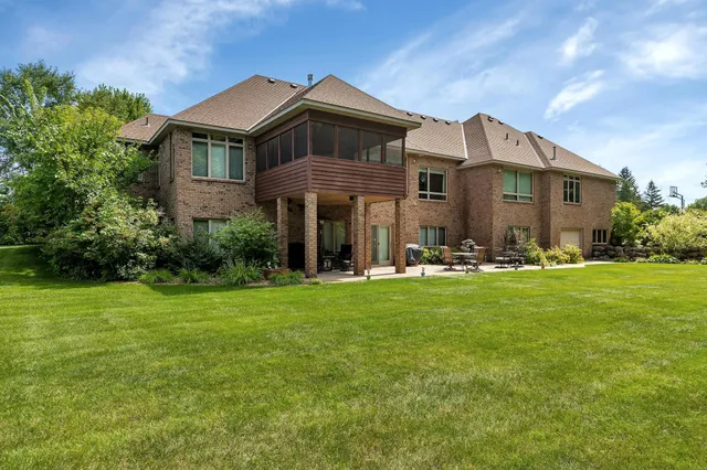 $1,100,000 | 22235 Ridgeview Drive, St. Augusta, MN 56301