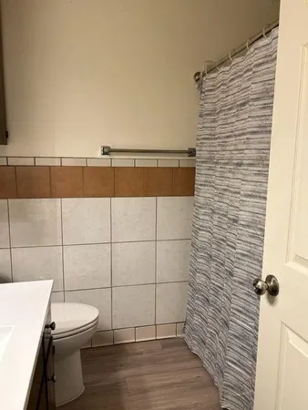 $995 | 312 East 43rd Street, Unit 201, Austin, TX 78751