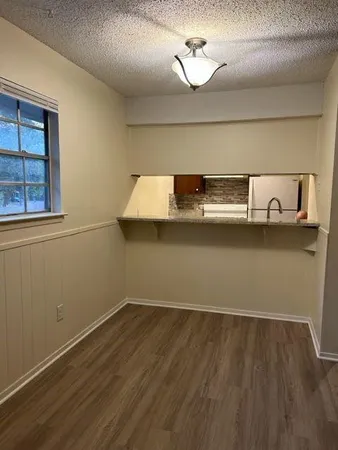 $995 | 312 East 43rd Street, Unit 201, Austin, TX 78751