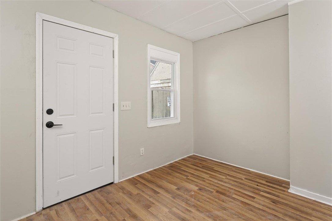 127 Conkey Avenue Rochester, NY 14621 - Photo 17 of 31