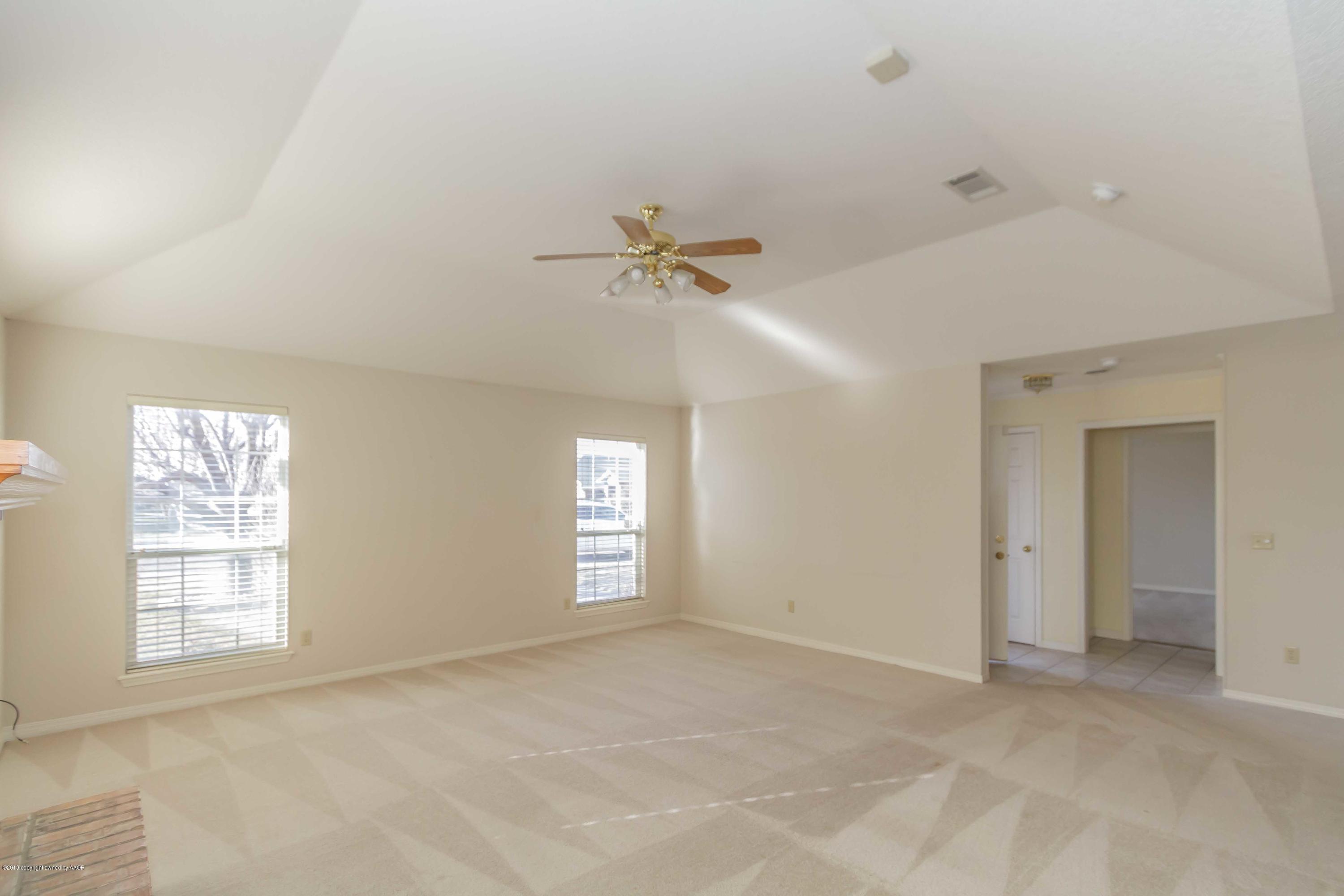 7004 Learning Tree Avenue Amarillo, TX 79119 - Photo 5 of 30 LIVING ROOM VIEW 2