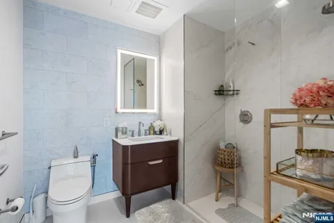 $945,000 | 320 Adolphus Avenue, Unit 803, Cliffside Park, NJ 07010