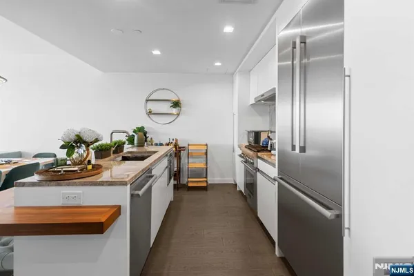 $899,000 | 320 Adolphus Avenue, Unit 803, Cliffside Park, NJ 07010